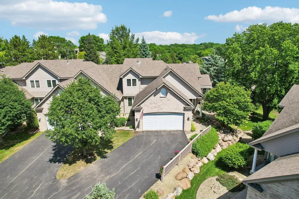 11975 Tiffany Lane Eden Prairie MN 55344