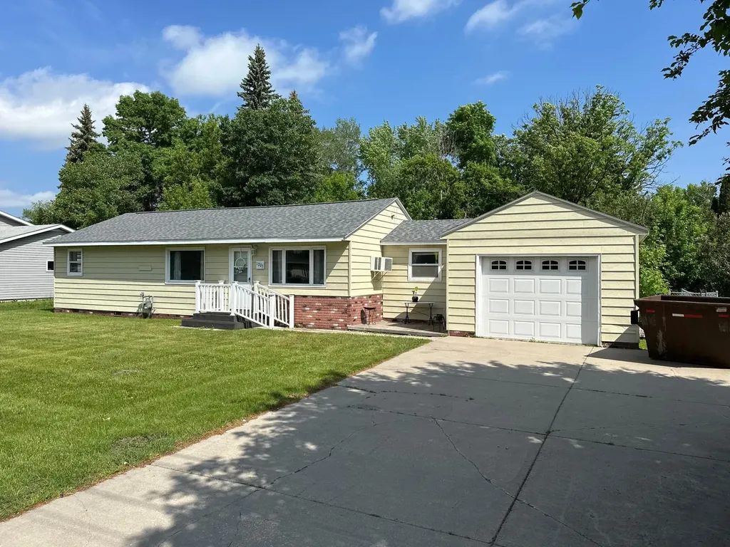 1205 Greenwood Street E Thief River Falls MN 56701