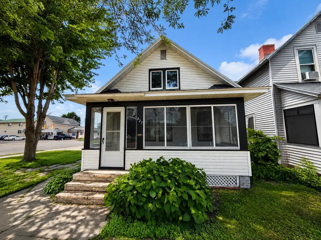 227 Mankato Avenue Winona MN 55987