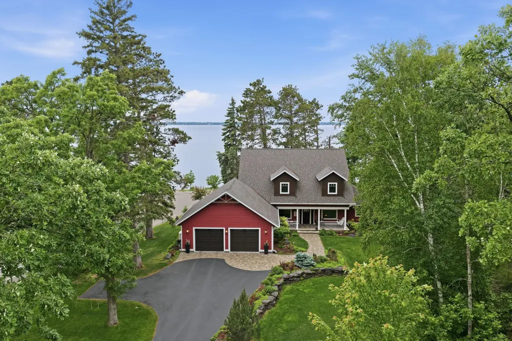 5625 Lavinia Road NE Bemidji MN 56601