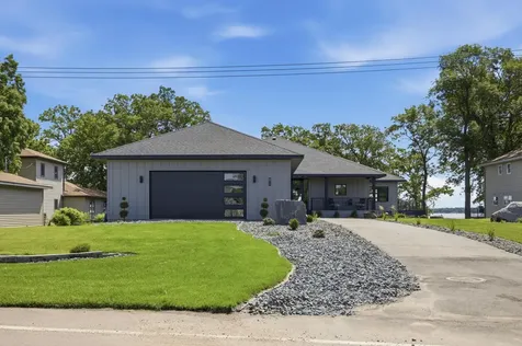 826 Shorewood Drive Detroit Lakes MN 56501