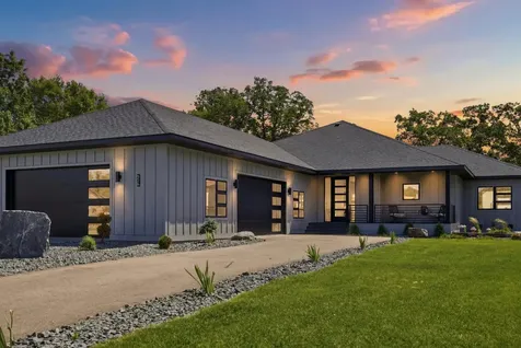 826 Shorewood Drive Detroit Lakes MN 56501