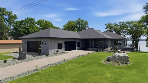 826 Shorewood Drive Detroit Lakes MN 56501
