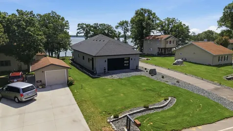 826 Shorewood Drive Detroit Lakes MN 56501