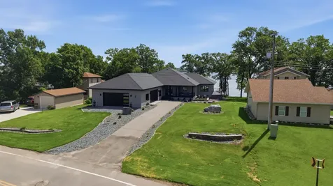 826 Shorewood Drive Detroit Lakes MN 56501