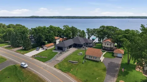 826 Shorewood Drive Detroit Lakes MN 56501