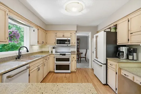1308 Summit Oaks Drive Burnsville MN 55337