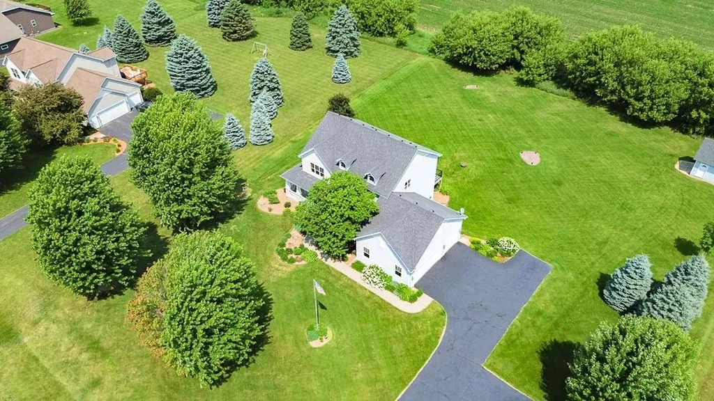 646 Tribute Parkway River Falls WI 54022