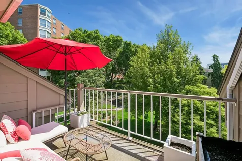 2831 Kenwood Isles Drive Minneapolis MN 55408