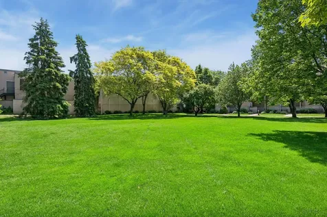 2831 Kenwood Isles Drive Minneapolis MN 55408