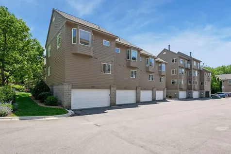 2831 Kenwood Isles Drive Minneapolis MN 55408
