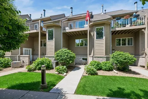 2831 Kenwood Isles Drive Minneapolis MN 55408