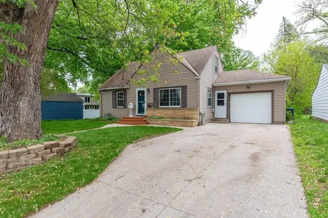 1215 Woodland Avenue Mankato MN 56001