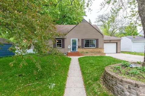 1215 Woodland Avenue Mankato MN 56001
