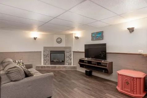 1215 Woodland Avenue Mankato MN 56001