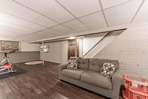 1215 Woodland Avenue Mankato MN 56001