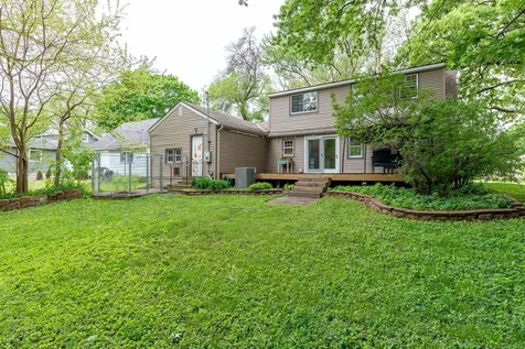 1215 Woodland Avenue Mankato MN 56001