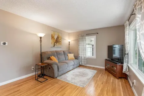 1215 Woodland Avenue Mankato MN 56001