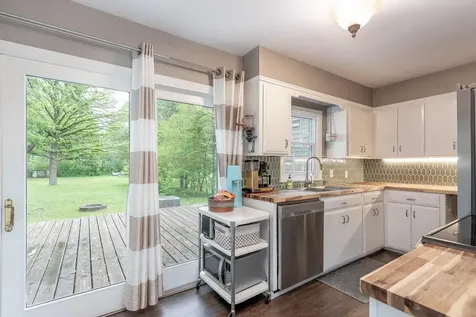 1215 Woodland Avenue Mankato MN 56001