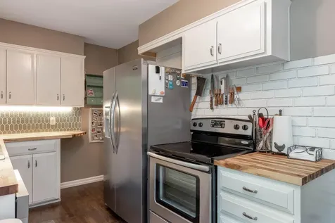 1215 Woodland Avenue Mankato MN 56001