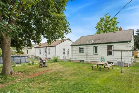 637 7th Avenue S South Saint Paul MN 55075