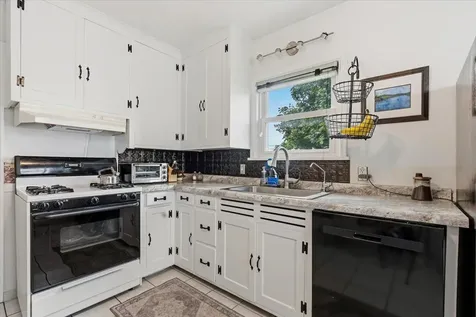 637 7th Avenue S South Saint Paul MN 55075