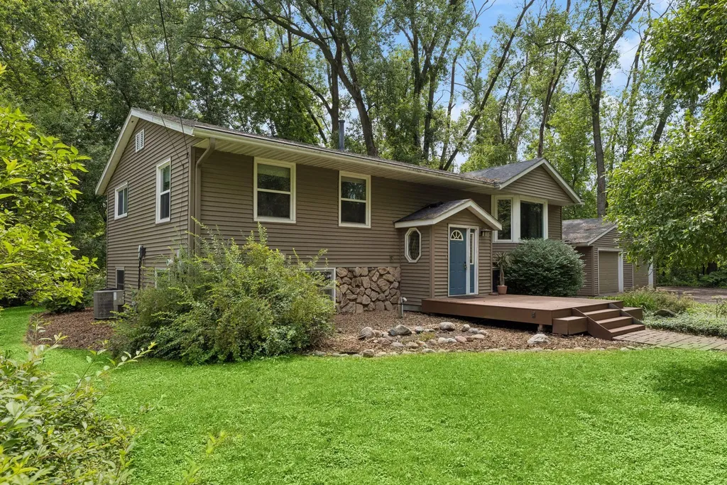 3260 Snelling Avenue N Arden Hills MN 55112