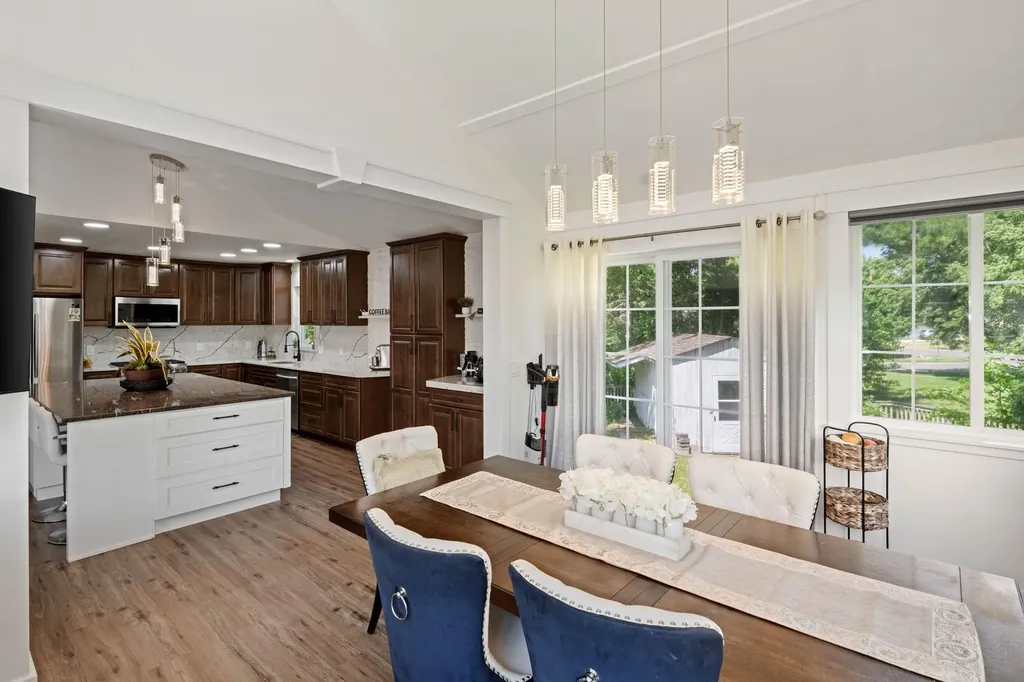 7712 N College Park Drive Brooklyn Park MN 55445