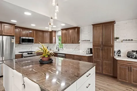 7712 N College Park Drive Brooklyn Park MN 55445