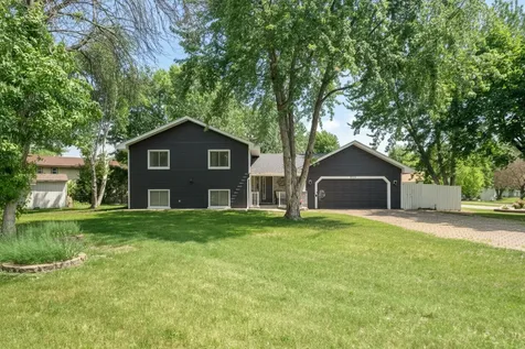 7712 N College Park Drive Brooklyn Park MN 55445