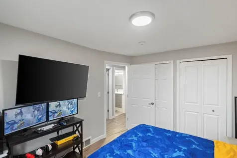 7712 N College Park Drive Brooklyn Park MN 55445
