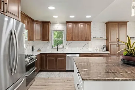 7712 N College Park Drive Brooklyn Park MN 55445