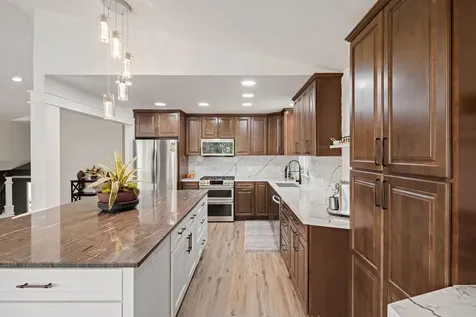 7712 N College Park Drive Brooklyn Park MN 55445