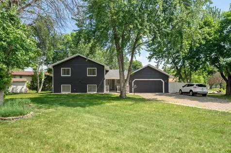 7712 N College Park Drive Brooklyn Park MN 55445