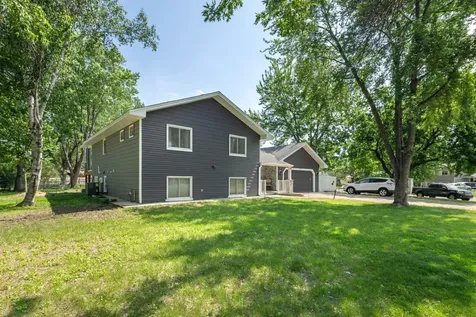7712 N College Park Drive Brooklyn Park MN 55445