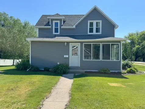 421 Bowling Avenue Detroit Lakes MN 56501