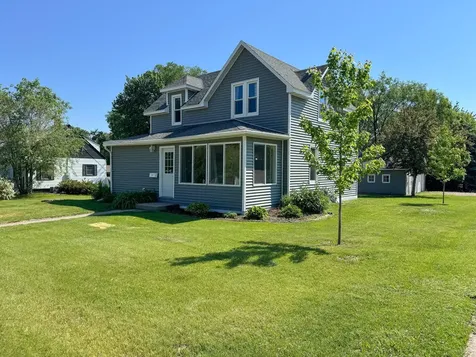 421 Bowling Avenue Detroit Lakes MN 56501