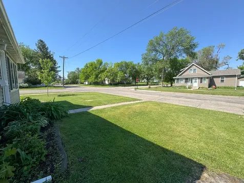 421 Bowling Avenue Detroit Lakes MN 56501