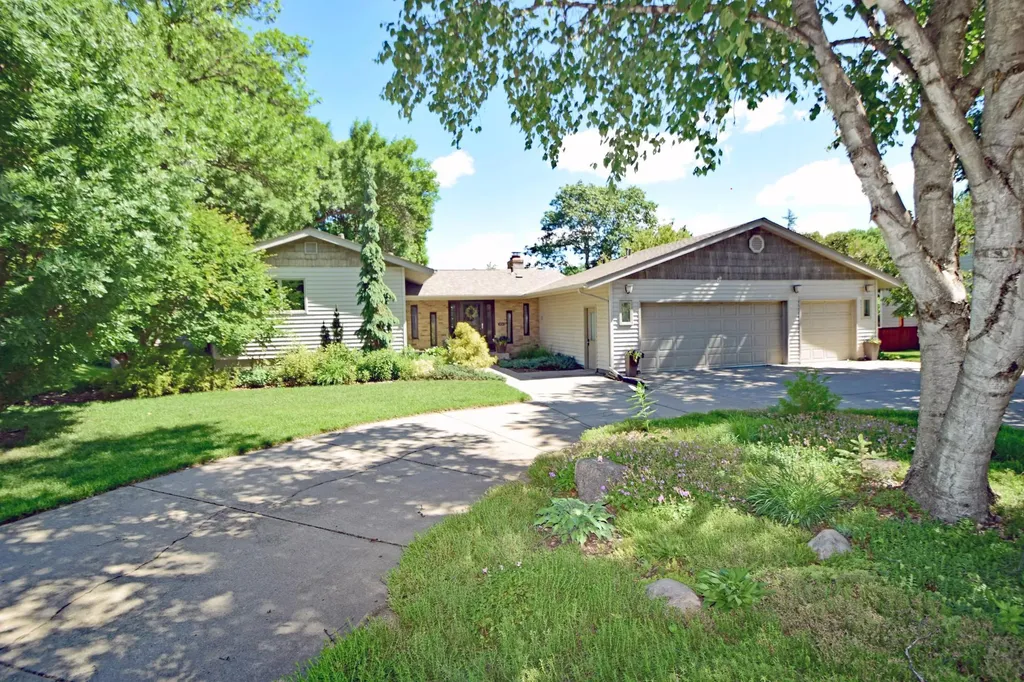 6030 Manchester Drive Golden Valley MN 55422