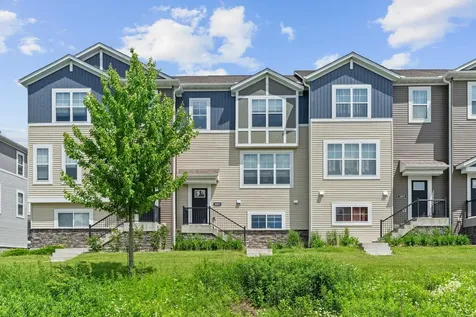 2857 Lexington Place N Roseville MN 55113