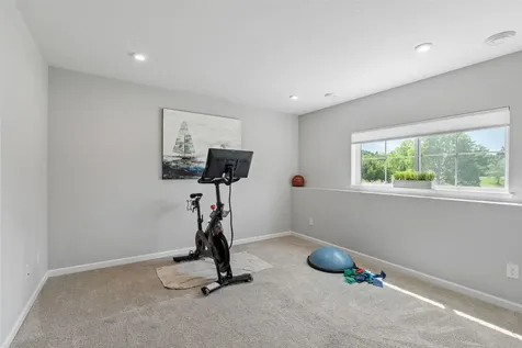 2857 Lexington Place N Roseville MN 55113