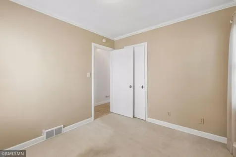 2133 Highland Parkway Saint Paul MN 55116