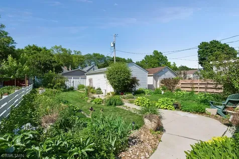 2133 Highland Parkway Saint Paul MN 55116