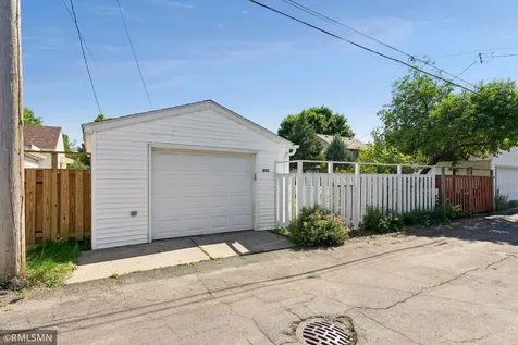 2133 Highland Parkway Saint Paul MN 55116