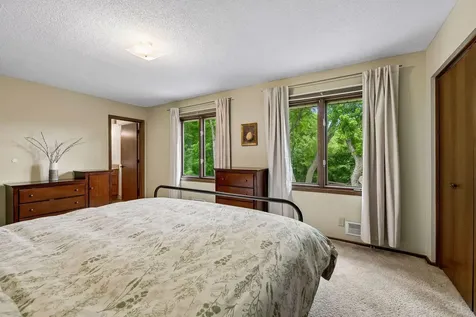 7840 W 100th Street Bloomington MN 55438