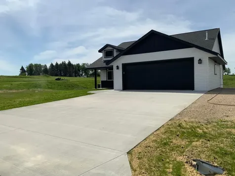 7 Cottonwood Lake Boulevard Windom MN 56101