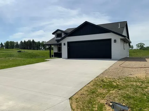 7 Cottonwood Lake Boulevard Windom MN 56101