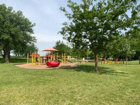 7 Cottonwood Lake Boulevard Windom MN 56101