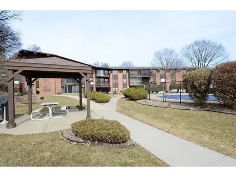 10113 34th Street W Minnetonka MN 55305