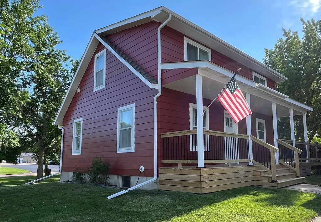 101 Parker Lane Redwood Falls MN 56283